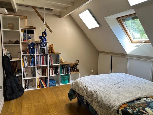 Maison à vendre 4 chambres, piscine, terrain de 3274m2 et dépendance aménagée