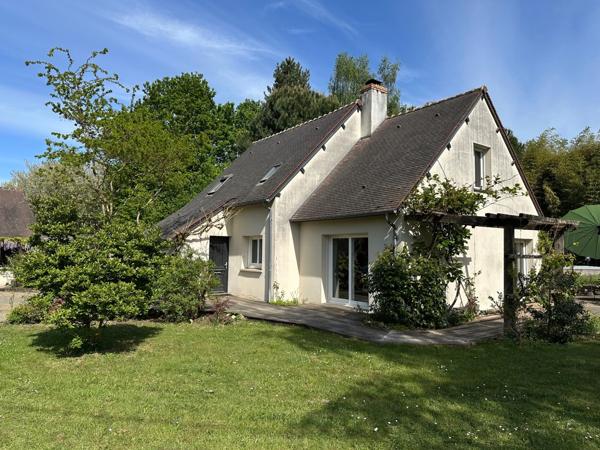 Maison à vendre 4 chambres, piscine, terrain de 3274m2 et dépendance aménagée