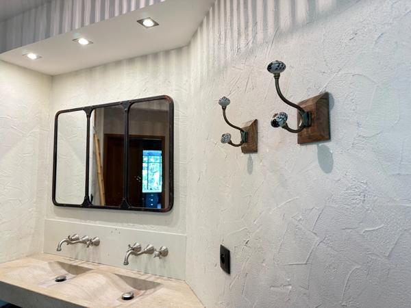 Maison à vendre 4 chambres, piscine, terrain de 3274m2 et dépendance aménagée