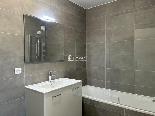 Location Appartement 2 pièces 50 m² - Paris 75012