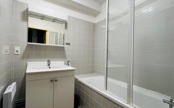 Appartement à vendre    3 pièces • 72,44 m2 Aytré