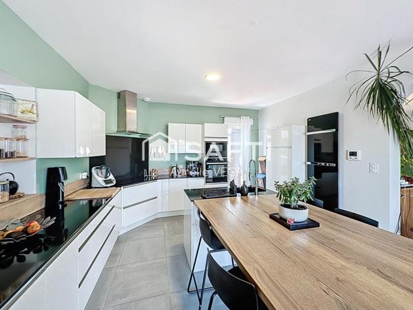 Maison familiale avec piscine, studio indépendant et suite parentale