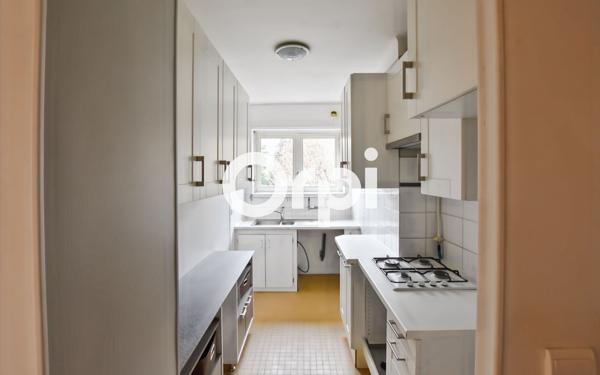 Appartement à louer    4 pièces •  Lyon 8