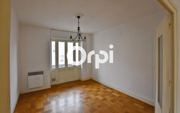 Appartement à louer    4 pièces •  Lyon 8