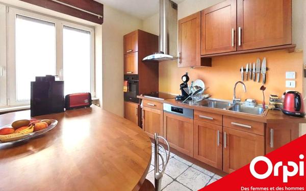 Appartement à vendre    2 pièces • 90 m2 Wintzenheim