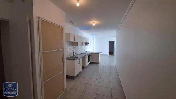 Appartement à louer 3 pièces 98.6m²