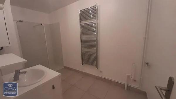 Appartement à louer 3 pièces 98.6m²