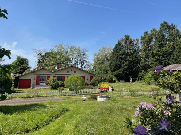 Ferme début 20ème siècle rénovée sur terrain 9007 m²