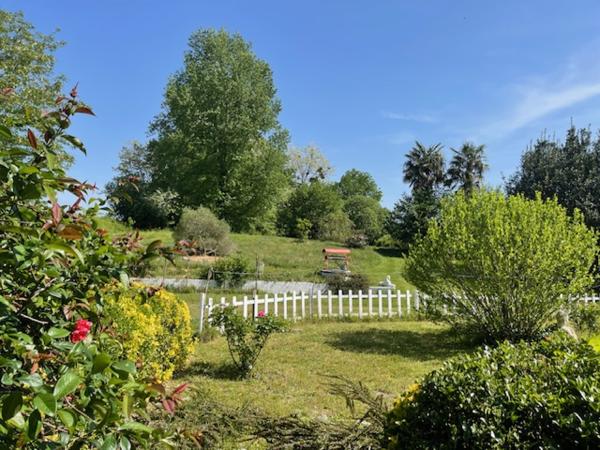 Ferme début 20ème siècle rénovée sur terrain 9007 m²