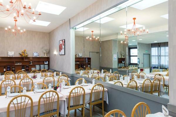 Dpt Hautes Pyrénées (65), à vendre LOURDES Hôtel - Restaurant