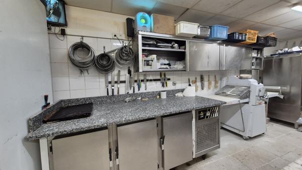 Fond de commerce : Boulangerie-Pâtisserie de Référence  1M de Chiffre dAffaires. Achat des murs possible.