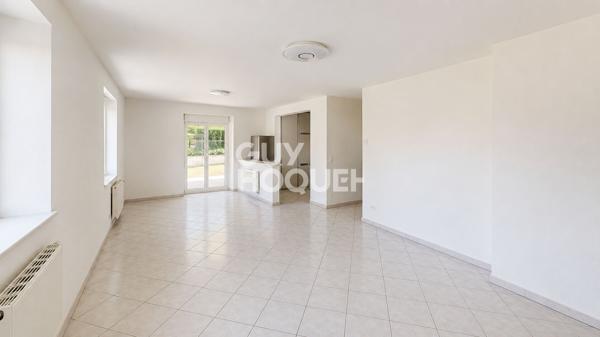 Maison de 8 pièces 178 M² + 3 garages à Anjoutey