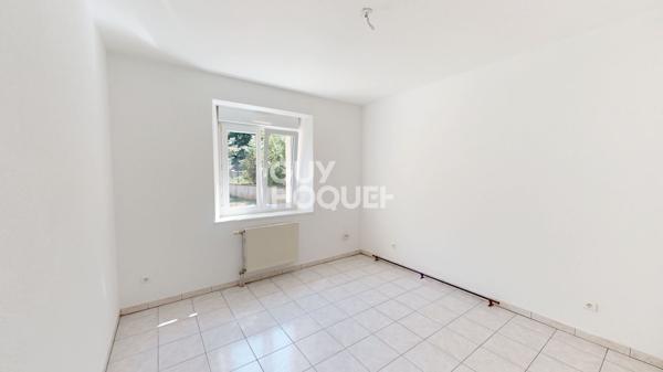 Maison de 8 pièces 178 M² + 3 garages à Anjoutey