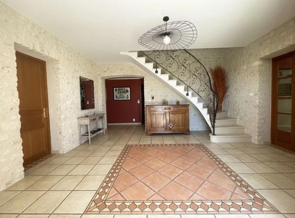 Villa d'architecte et gîte indépendant dans un parc paysager de plus de 4 000 m² SUD de COGNAC proche de BARBEZIEUX SAINT HILAIRE (16)