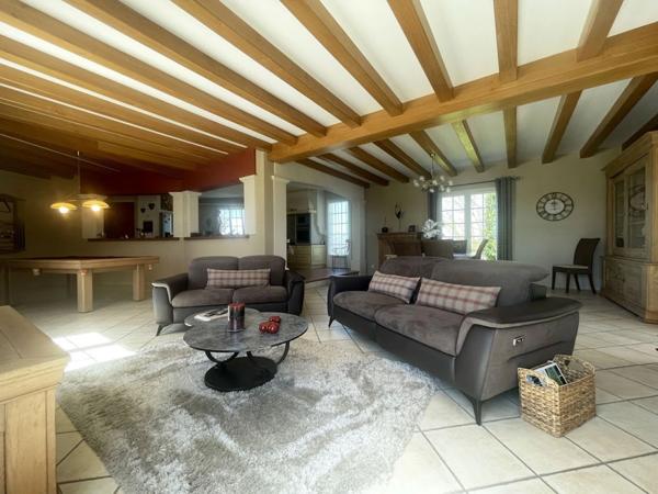Villa d'architecte et gîte indépendant dans un parc paysager de plus de 4 000 m² SUD de COGNAC proche de BARBEZIEUX SAINT HILAIRE (16)