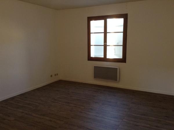 APPARTEMENT STUDIO VENDU LOUÉ ! INVESTISSEMENT LOCATIF ! FONTENAY-TRÉSIGNY (77610