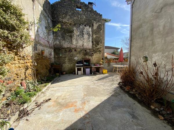 Dpt Gers (32), à vendre BARCELONNE DU GERS maison P7 de 160 m² habitables + grange attenante sur 250 m² de terrain