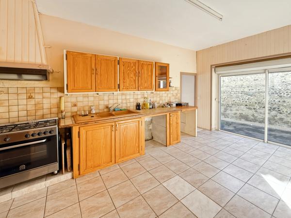 Dpt Gers (32), à vendre BARCELONNE DU GERS maison P7 de 160 m² habitables + grange attenante sur 250 m² de terrain