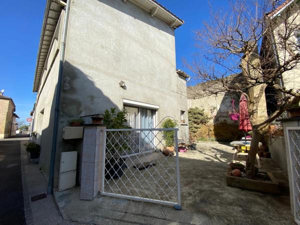 Dpt Gers (32), à vendre BARCELONNE DU GERS maison P7 de 160 m² habitables + grange attenante sur 250 m² de terrain