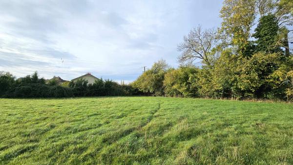 Terrain  Constructible - Saint Clair De La Tour 1468 m2 - au calme