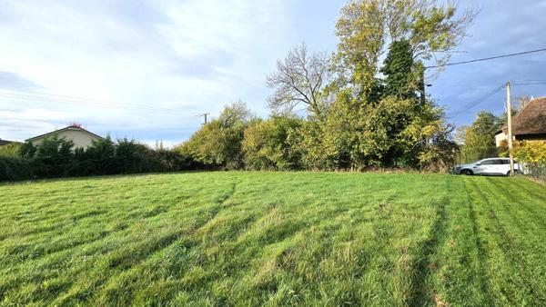 Terrain  Constructible - Saint Clair De La Tour 1468 m2 - au calme