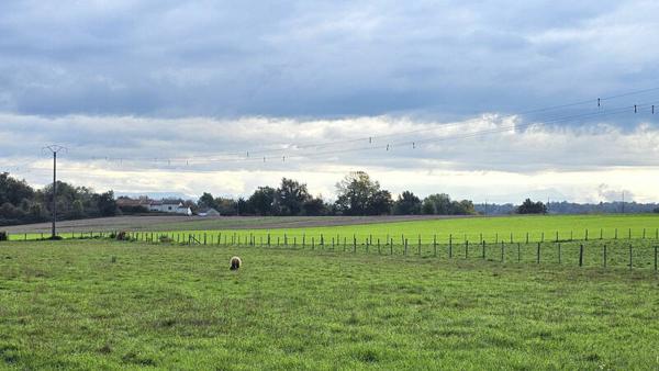 Terrain  Constructible - Saint Clair De La Tour 1468 m2 - au calme