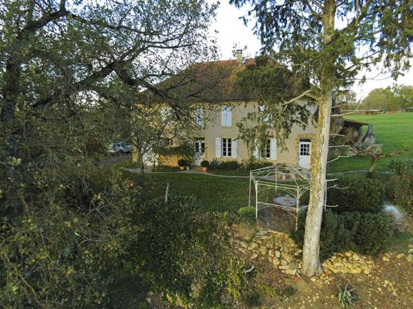 Maison gasconne de 160 m² sur 8900 m² avec vue sur les Pyrénées