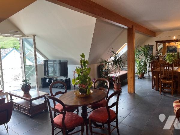 Appartement T4 95 m²  avec vue montagnes, cave, place de parking et garage sur BAGNERES DE BIGORRE.