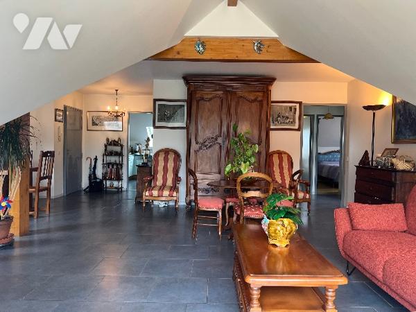 Appartement T4 95 m²  avec vue montagnes, cave, place de parking et garage sur BAGNERES DE BIGORRE.
