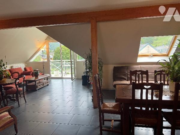 Appartement T4 95 m²  avec vue montagnes, cave, place de parking et garage sur BAGNERES DE BIGORRE.