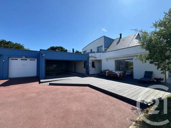 Maison à vendre  7 pièces - 190 m 2   LA TURBALLE  - 44