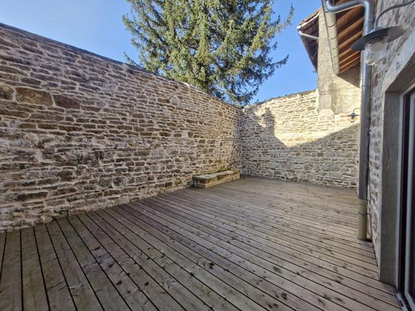 Maison de village 3 chambres entièrement rénovée à proximité de toutes les commodités