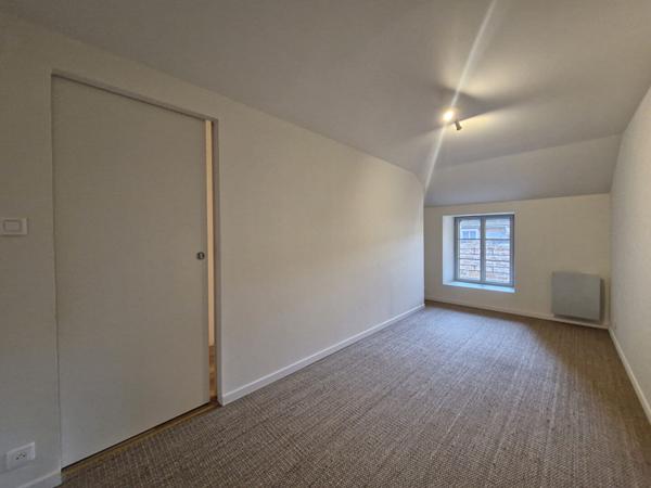 Maison de village 3 chambres entièrement rénovée à proximité de toutes les commodités