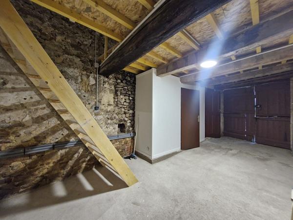 Maison de village 3 chambres entièrement rénovée à proximité de toutes les commodités