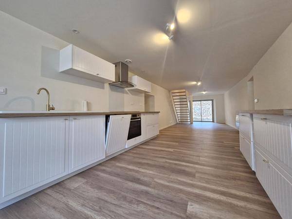 Maison de village 3 chambres entièrement rénovée à proximité de toutes les commodités