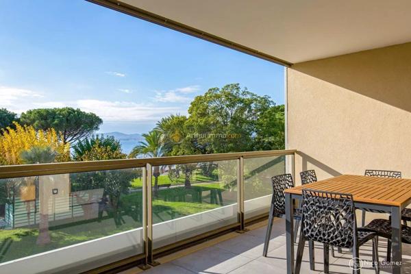 Vente Appartement 4 pièces 106 m2 à Saint-Raphaël