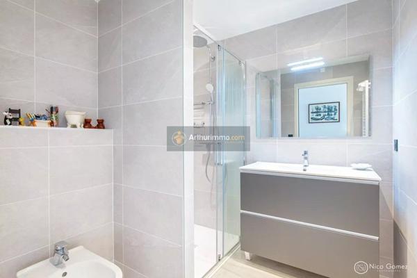 Vente Appartement 4 pièces 106 m2 à Saint-Raphaël