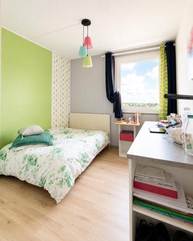 Appartement
         4 pièces
        - 80 m²