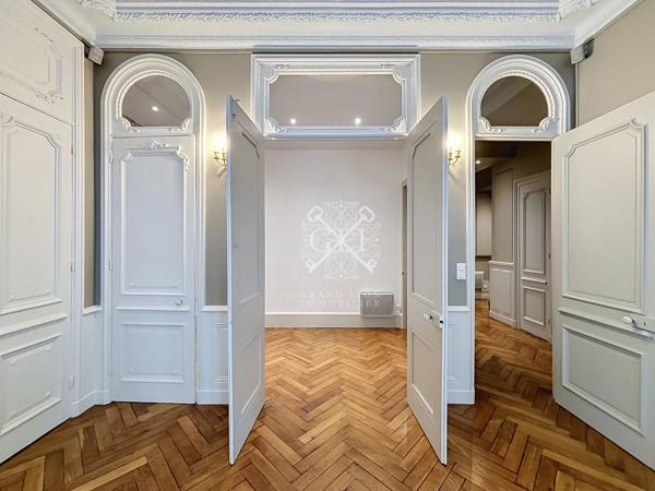 T5 de charme non meublé – quartier FOCH