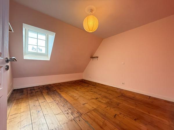 Appartement  Chilly-le-Vignoble / 5 pièce(s) / 2 chambres / 152 m²