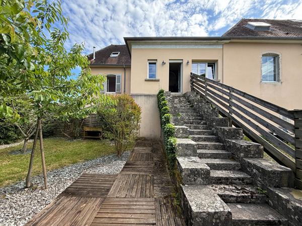 Appartement  Chilly-le-Vignoble / 5 pièce(s) / 2 chambres / 152 m²