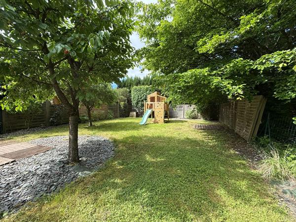 Appartement  Chilly-le-Vignoble / 5 pièce(s) / 2 chambres / 152 m²