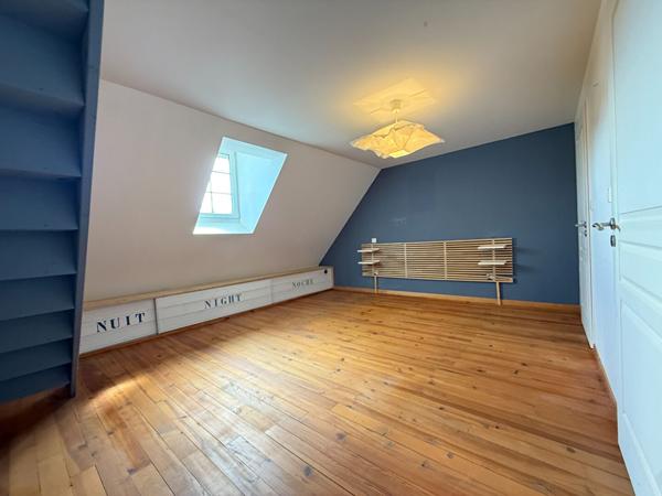 Appartement  Chilly-le-Vignoble / 5 pièce(s) / 2 chambres / 152 m²