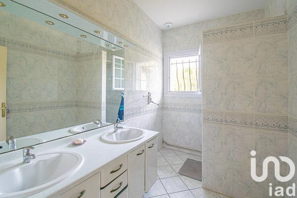 Maison 10 pièces de 278 m² à Créon (33670)