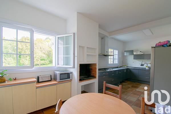 Maison 10 pièces de 278 m² à Créon (33670)
