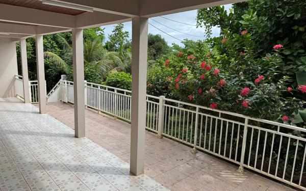 Maison à louer    5 pièces •  Rivière-Pilote