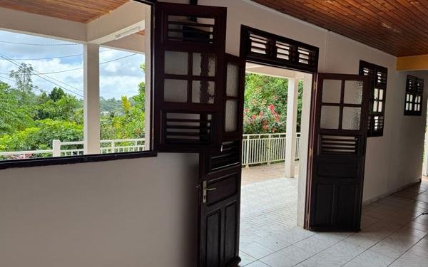 Maison à louer    5 pièces •  Rivière-Pilote