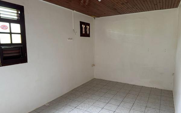 Maison à louer    5 pièces •  Rivière-Pilote