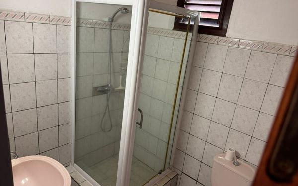 Maison à louer    5 pièces •  Rivière-Pilote