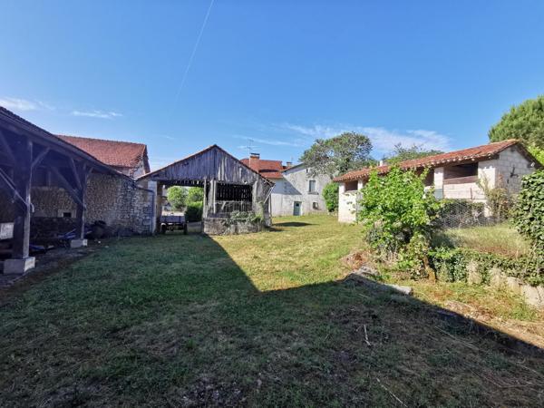 Lisle (24350) Dordogne, propriété deux maisons 310 m² habitable, 4273 m² terrain